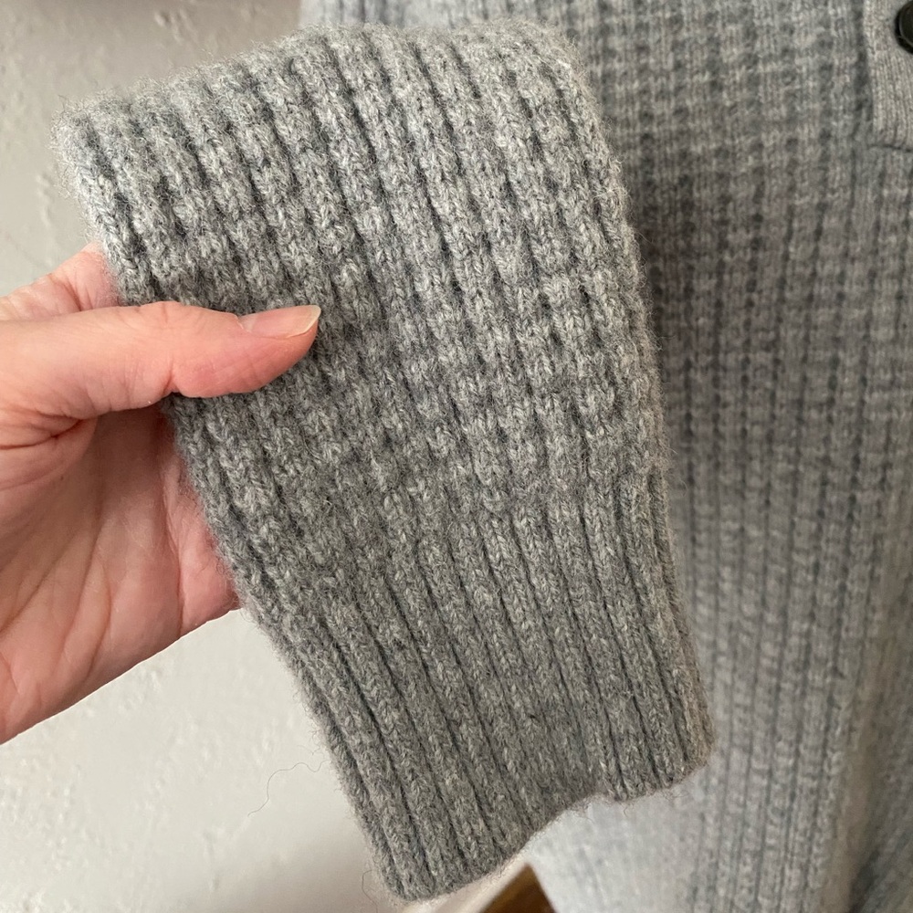 GAP Lambswool Gray Preppy Mockneck Thick Knit Cabin-Core Minimalist Sweater Sz L - Picture 3 of 7